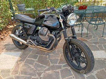 Moto Guzzi V7 Stone 