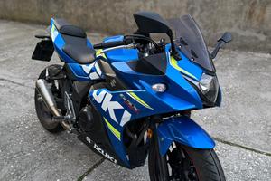 Suzuki GSX R250 2.800km!