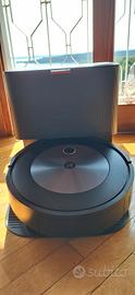 iRobot Roomba j7+ con base autosvuotante