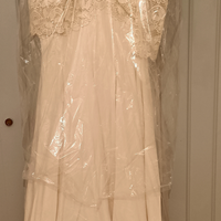 Vestito da sposa e sposo