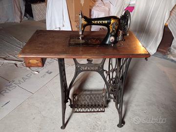 Macchina da cucire Necchi