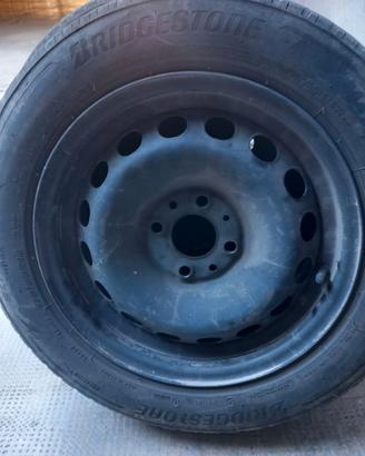 Set 4 cerchi in ferro + gomme Bridgestone