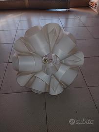 Lampadario in mater.flessibile per cameretta col b