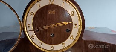 orologio meccanico da mensola o camino 