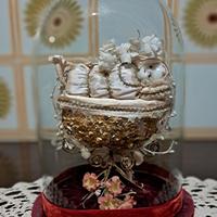 Antichità MariaBambina in teca di vetro