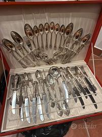 Servizio posate 87 pezzi. Placcate argento.
