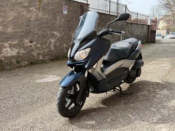 Yamaha Xmax 250