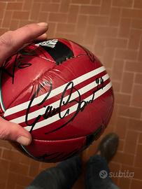 Pallone autografato Milan