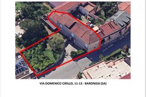 Casa indipendente di 285 m² con più di 5 locali a 