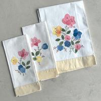 Set asciugamani con decorazione applicata