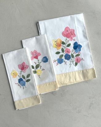 Set asciugamani con decorazione applicata