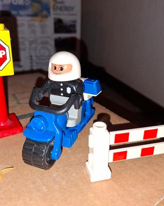 poliziotto Duplo Lego con moto e accessori
