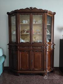 Credenza con vetrina