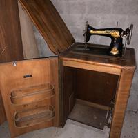 Lotto 4 Antiche macchine da cucire