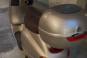 Vespa ET4 125 prima immatricolazione UK