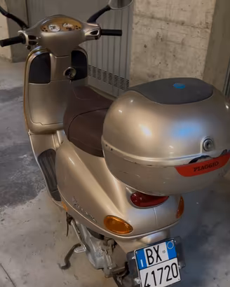 Vespa ET4 125 prima immatricolazione UK