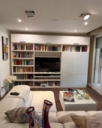 Parete attrezzata design 350×220 laccato bianco