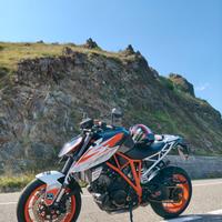 KTM 1290 SuperDuke R 