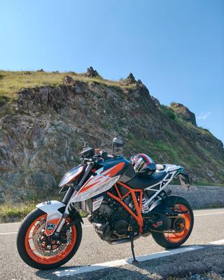 KTM 1290 superduke r