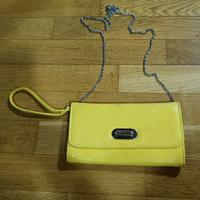 Borsa pochette di colore giallo vernice