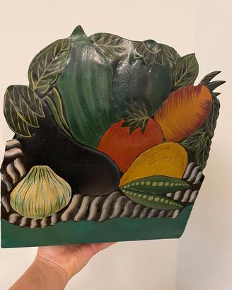 Portalettere-carte in latta decorata a mano