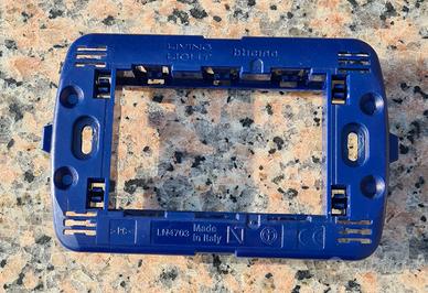 Supporto 3 posti Bticino Living