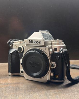 CORREDO NIKON