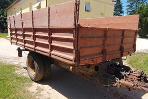 Rimorchio carrello agricolo