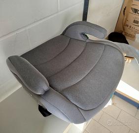 alzatina auto con attacchi isofix