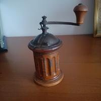 Antico macinacaffè manuale 
