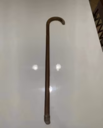Bastone da passeggio vintage in legno curvo