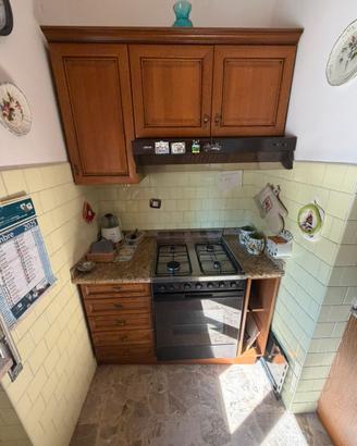 Cucina completa in legno + elettrodomestici