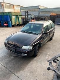 Ricambi Ford Escort 1997 - Vettura per ricambi