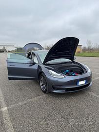 Tesla model 3 long range