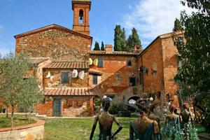 Rustico / Casale di 650 m² con più di 5 locali e b