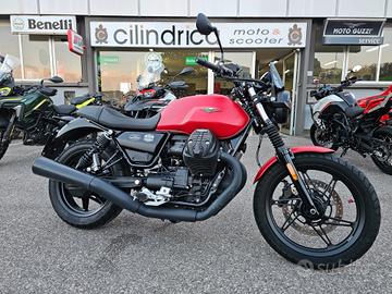 Moto Guzzi V7 Stone