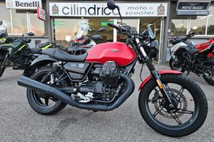 Moto Guzzi V7 Stone