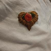 spilla da donna con rosa 