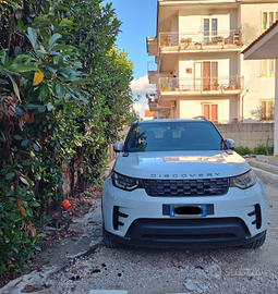 Land Rover Discovery 5