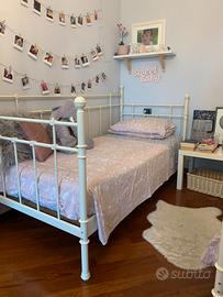 Letto in ferro battuto bianco