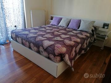 LETTO MATRIMONIALE CON CASSETTI E MATERASSO