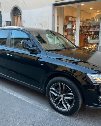 AUDI  Q5