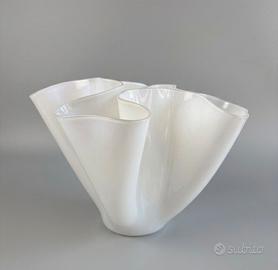 Vaso fazzoletto  bianco latte .