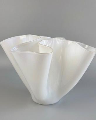 Vaso fazzoletto  bianco latte .