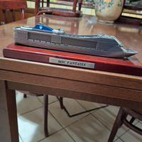 Modellino costa crociera fantasia