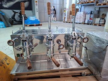 Macchina caffè tre gruppi