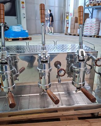 Macchina caffè tre gruppi