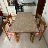 Tavolo con Sedie