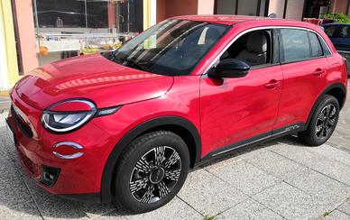 Fiat 600 ibrida cambio automatico 