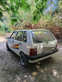 Auto fiat uno
